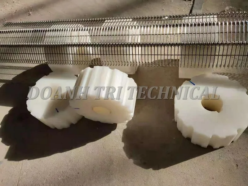 BĂNG TẢI LƯỚI INOX LOẠI CÁC MẮT LIÊN KẾT