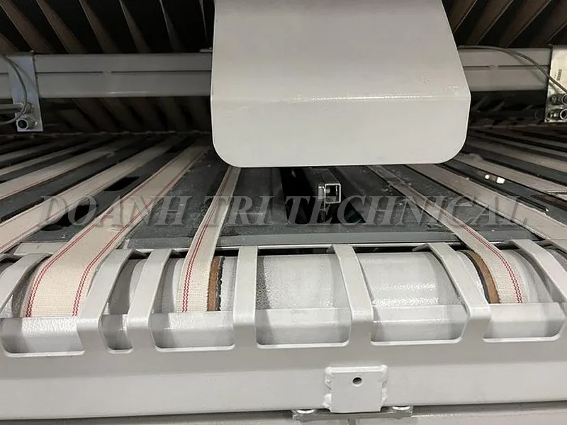 BĂNG TẢI MÁY GẤP XẾP CHO MÁY ỦI CÔNG NGHIỆP