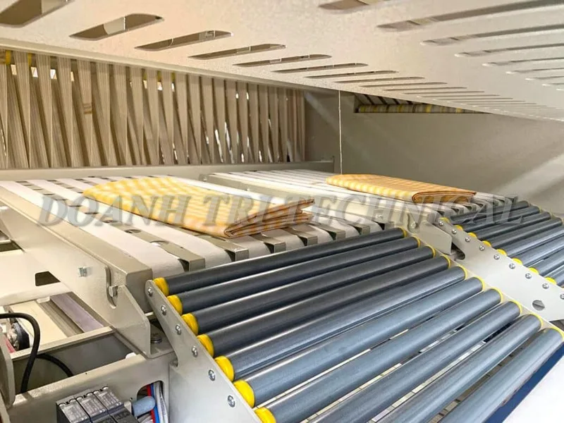 BĂNG TẢI MÁY GẤP XẾP CHO MÁY ỦI CÔNG NGHIỆP