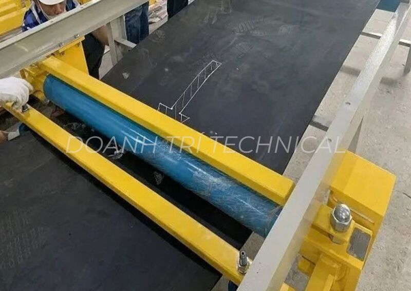 CON LĂN CHỐNG LỆCH BĂNG TẢI