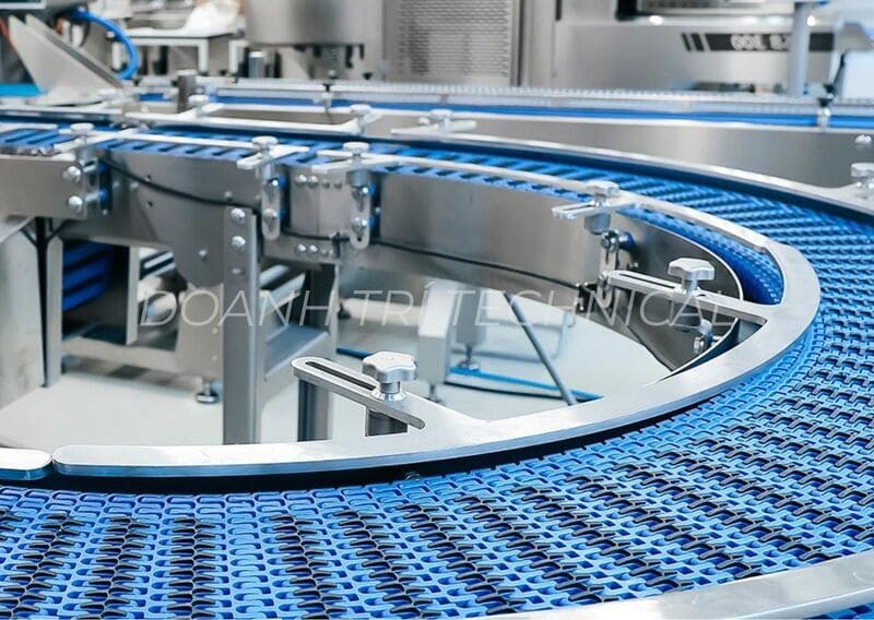 Băng tải có thể hoạt động liên tục 24/7 và xử lý từ hàng hóa nhẹ đến vật liệu nặng
